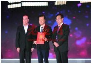 32岁靠炒股赚到第一桶金，一路打拼40年，如今身价950亿