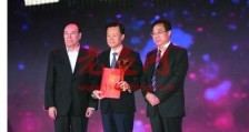 32岁靠炒股赚到第一桶金，一路打拼40年，如今身价950亿